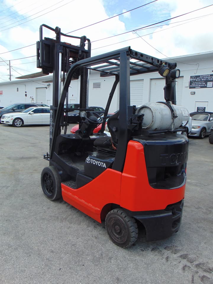2016 TOYOTA 8FGCU20 LP / PROPANE 2 STAGE FORKLIFT FOR SALE - SIDE SHIFTER & POSITIONER - 5' LONG immaculate indoor stored - lp tank included - new tires - 100% job ready - Image 8