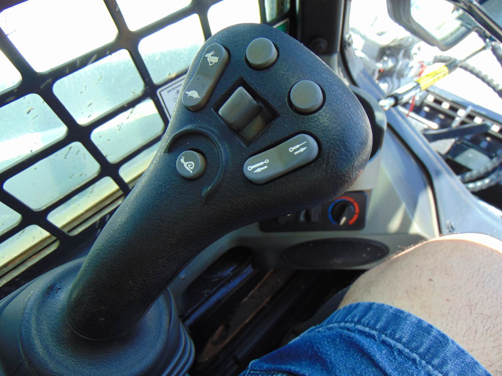 2017 BOBCAT T450 TURBO 2 SPEED "A/C CAB" - BRAND NEW TRACKS - PWR COUPLER - JOYSTICK CONTROLS - KEYLESS SECURITY - NEW COMBO BUCKET - ONLY 1,534 HOURS - Image 25