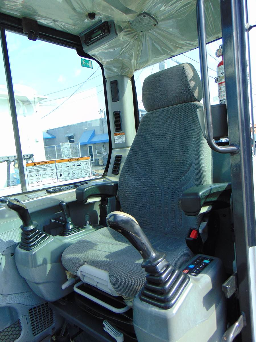 2017 BOBCAT E85 "SUPER LOADED" LONG REACH - PWR COUPLER - ICE COLD A/C - STEREO - DOUBLE PLUMBED - 3 BUCKETS INCLUDED - ONLY 2,341 ORIGINAL HOURS - Image 44