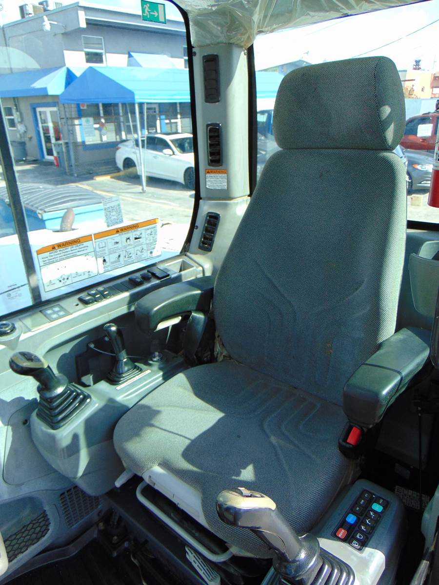 2017 BOBCAT E85 "SUPER LOADED" LONG REACH - PWR COUPLER - ICE COLD A/C - STEREO - DOUBLE PLUMBED - 3 BUCKETS INCLUDED - ONLY 2,341 ORIGINAL HOURS - Image 26
