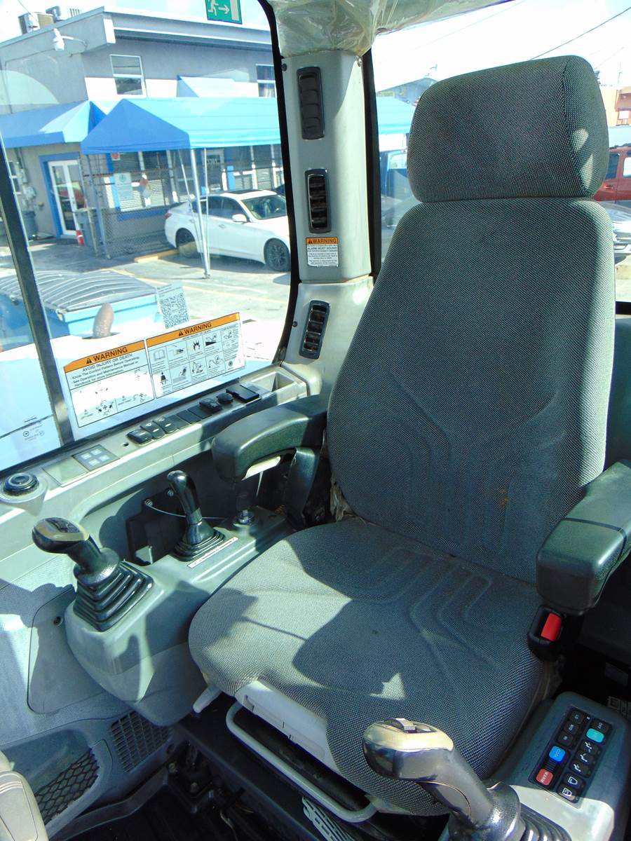 2017 BOBCAT E85 "SUPER LOADED" LONG REACH - PWR COUPLER - ICE COLD A/C - STEREO - DOUBLE PLUMBED - 3 BUCKETS INCLUDED - ONLY 2,341 ORIGINAL HOURS - Image 25