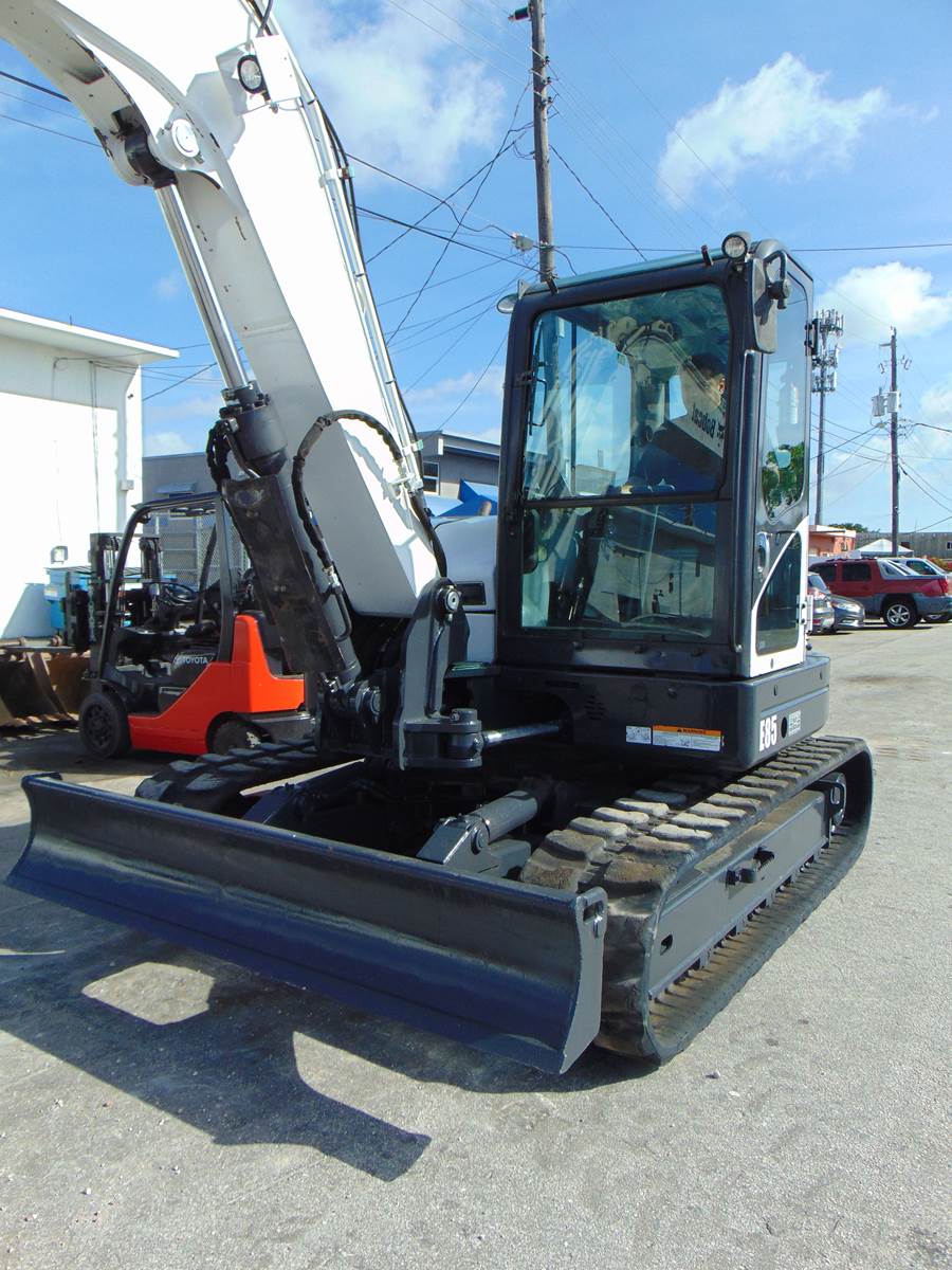 2017 BOBCAT E85 "SUPER LOADED" LONG REACH - PWR COUPLER - ICE COLD A/C - STEREO - DOUBLE PLUMBED - 3 BUCKETS INCLUDED - ONLY 2,341 ORIGINAL HOURS - Image 21