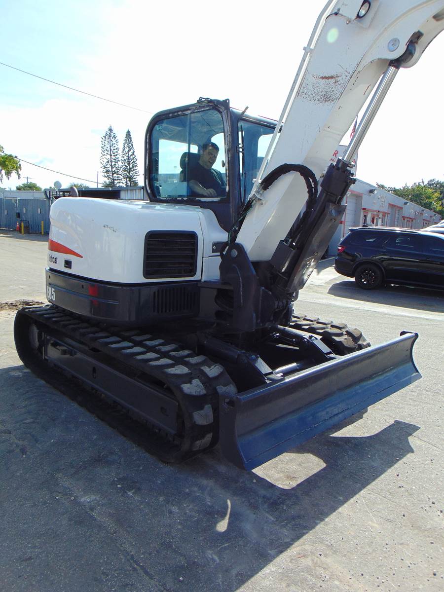 2017 BOBCAT E85 "SUPER LOADED" LONG REACH - PWR COUPLER - ICE COLD A/C - STEREO - DOUBLE PLUMBED - 3 BUCKETS INCLUDED - ONLY 2,341 ORIGINAL HOURS - Image 17