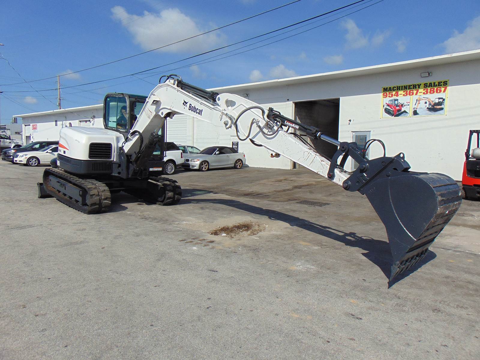 2017 BOBCAT E85 "SUPER LOADED" LONG REACH - PWR COUPLER - ICE COLD A/C - STEREO - DOUBLE PLUMBED - 3 BUCKETS INCLUDED - ONLY 2,341 ORIGINAL HOURS - Image 3