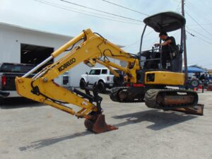 2020 KOBELCO SK-30SR MINI EXCAVATOR - 7,300 LB OPERATING WEIGHT - YANMAR DIESEL - BRAND NEW HYDRAULIC THUMB - ONLY 1,539 HOURS