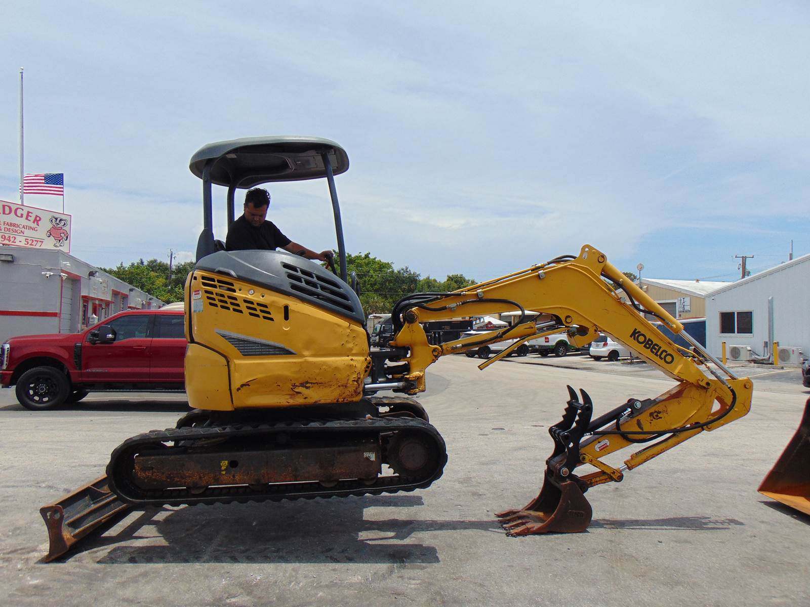 2020 KOBELCO SK-30SR MINI EXCAVATOR - 7,300 LB OPERATING WEIGHT - YANMAR DIESEL - BRAND NEW HYDRAULIC THUMB - ONLY 1,539 HOURS - Image 26