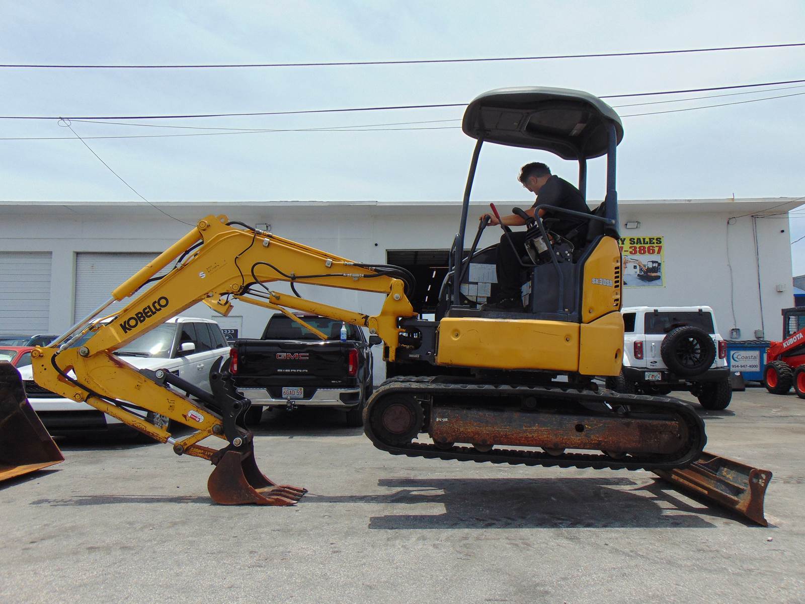 2020 KOBELCO SK-30SR MINI EXCAVATOR - 7,300 LB OPERATING WEIGHT - YANMAR DIESEL - BRAND NEW HYDRAULIC THUMB - ONLY 1,539 HOURS - Image 30