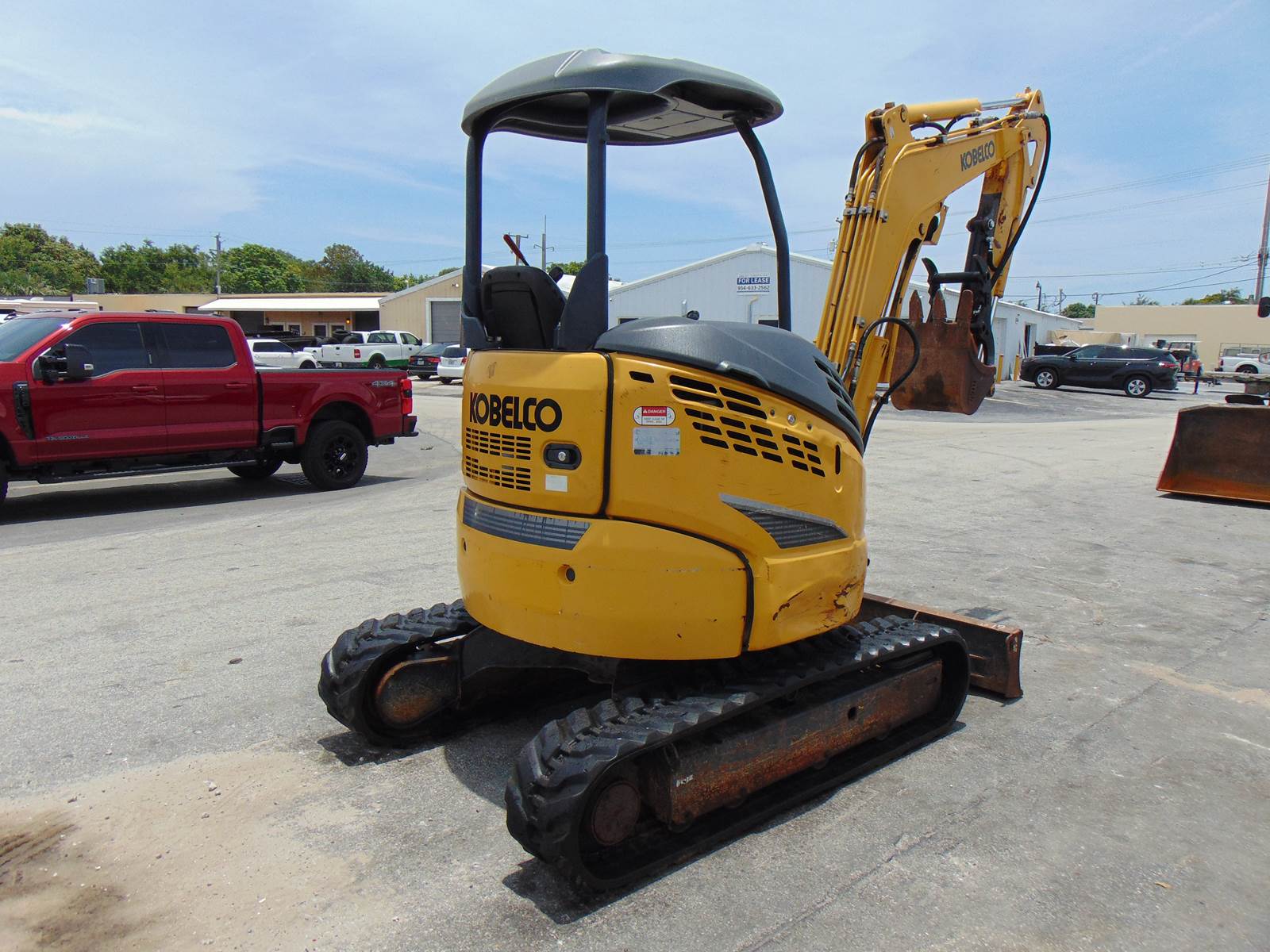 2020 KOBELCO SK-30SR MINI EXCAVATOR - 7,300 LB OPERATING WEIGHT - YANMAR DIESEL - BRAND NEW HYDRAULIC THUMB - ONLY 1,539 HOURS - Image 9