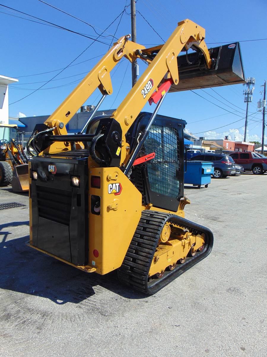 2019 CAT 249D SKID STEER TRACK LOADER "BIG 68 HP TURBO" - A/C - HEAT - JOYSTICKS - STEREO - BACK UP CAMERA - ONLY 1,842 HOURS - Image 10