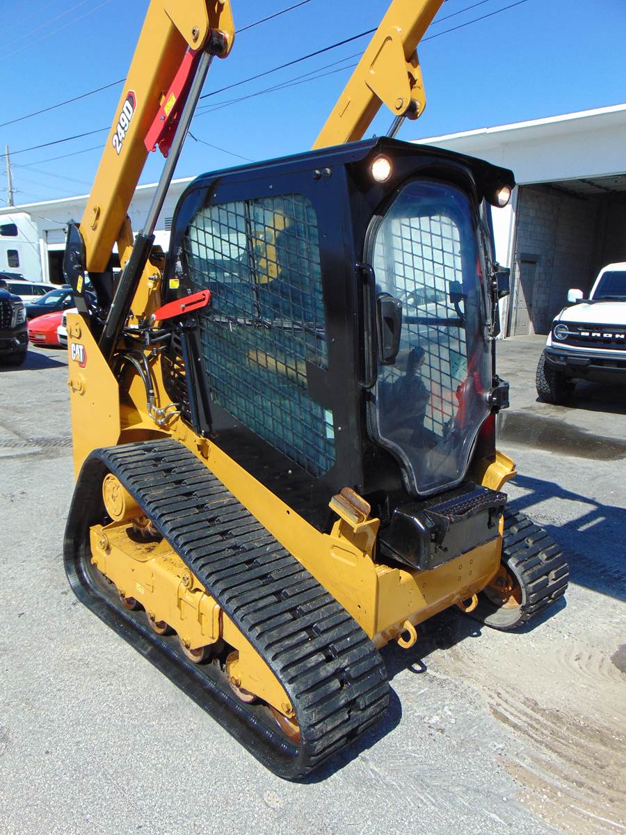 2019 CAT 249D SKID STEER TRACK LOADER "BIG 68 HP TURBO" - A/C - HEAT - JOYSTICKS - STEREO - BACK UP CAMERA - ONLY 1,842 HOURS - Image 8