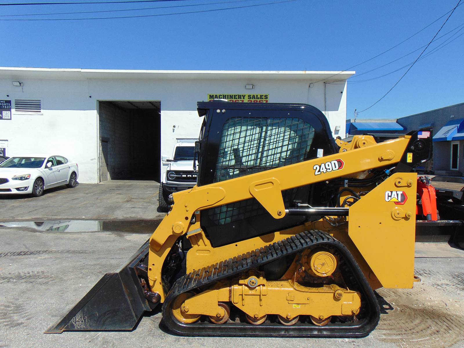 2019 CAT 249D SKID STEER TRACK LOADER "BIG 68 HP TURBO" - A/C - HEAT - JOYSTICKS - STEREO - BACK UP CAMERA - ONLY 1,842 HOURS - Image 3