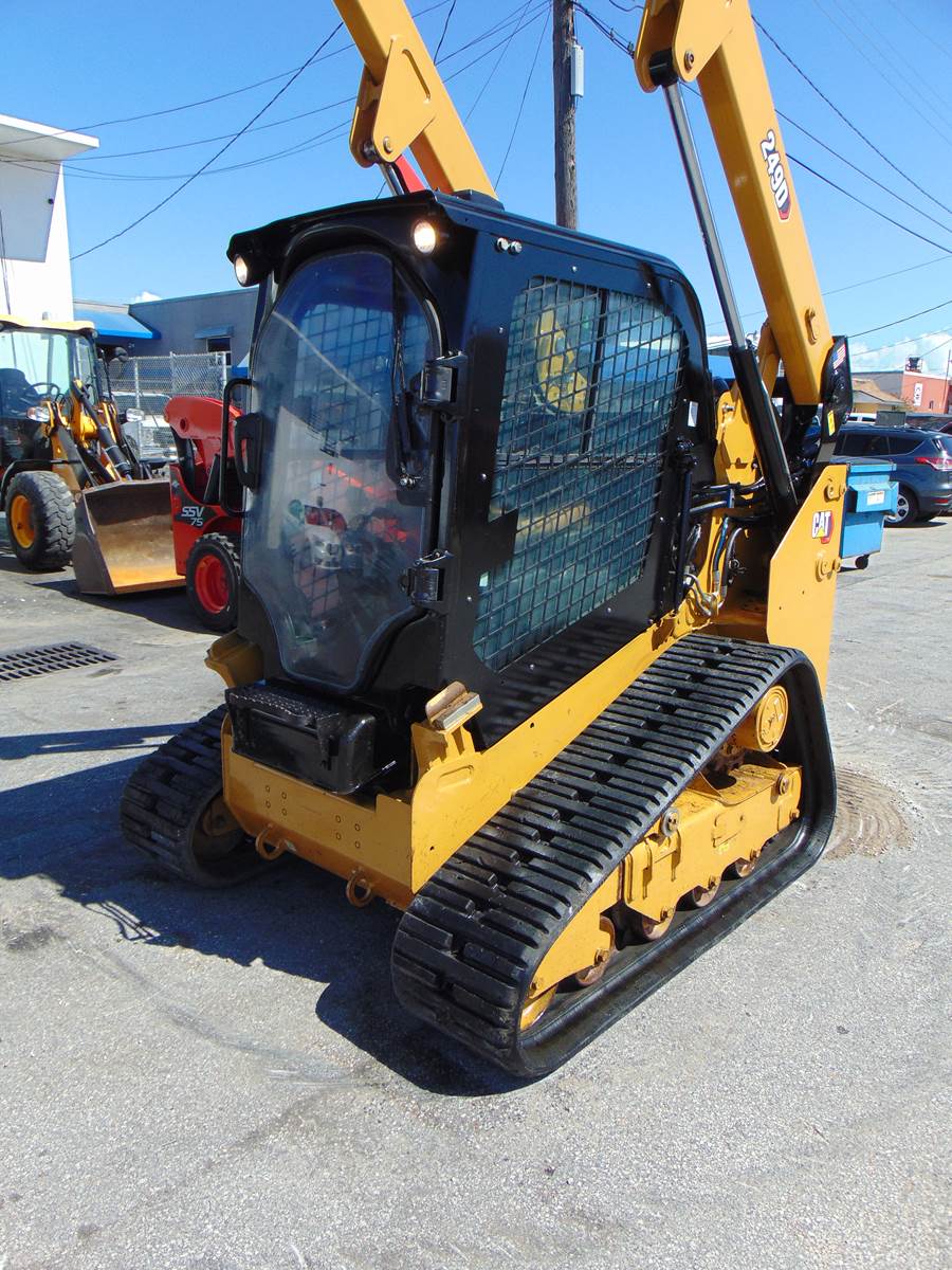 2019 CAT 249D SKID STEER TRACK LOADER "BIG 68 HP TURBO" - A/C - HEAT - JOYSTICKS - STEREO - BACK UP CAMERA - ONLY 1,842 HOURS - Image 7