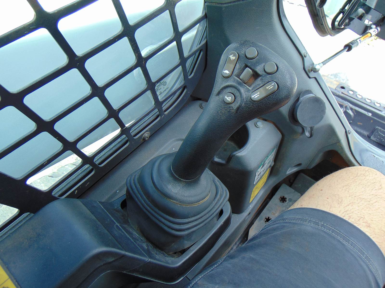 2021 BOBCAT T64 TURBO "COMFORT CAB" HEAT - A/C - POWER COUPLER - JOYSTICK CONTROLS - Image 11