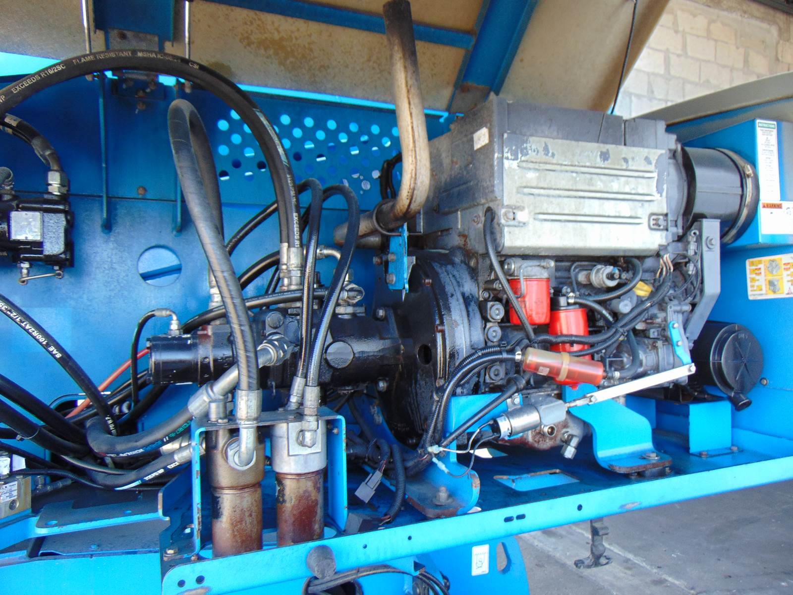 2012 GENIE S65 "DEUTZ DIESEL" 4X4 - BUILT IN GENERATOR - LOW HOURS - (2) SETS OF TIRES INCLUDED - SERVICED TODAY - 100% JOB READY - Image 12