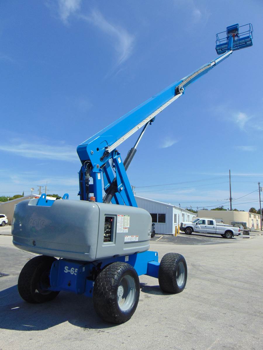 2012 GENIE S65 "DEUTZ DIESEL" 4X4 - BUILT IN GENERATOR - LOW HOURS - (2) SETS OF TIRES INCLUDED - SERVICED TODAY - 100% JOB READY - Image 4