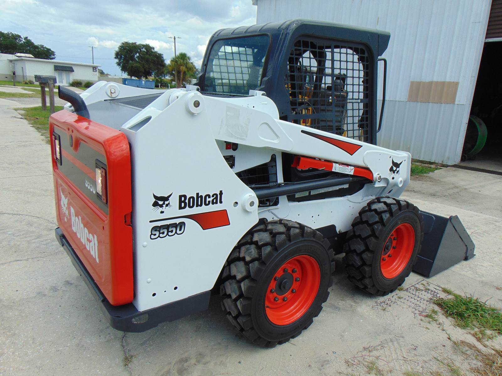 2016 BOBCAT S550 TURBO "MID SIZE" WHEEL LOADER - IMMACULATE UNABUSED AND 100% SERVICED - ONLY 949 HOURS - Image 3