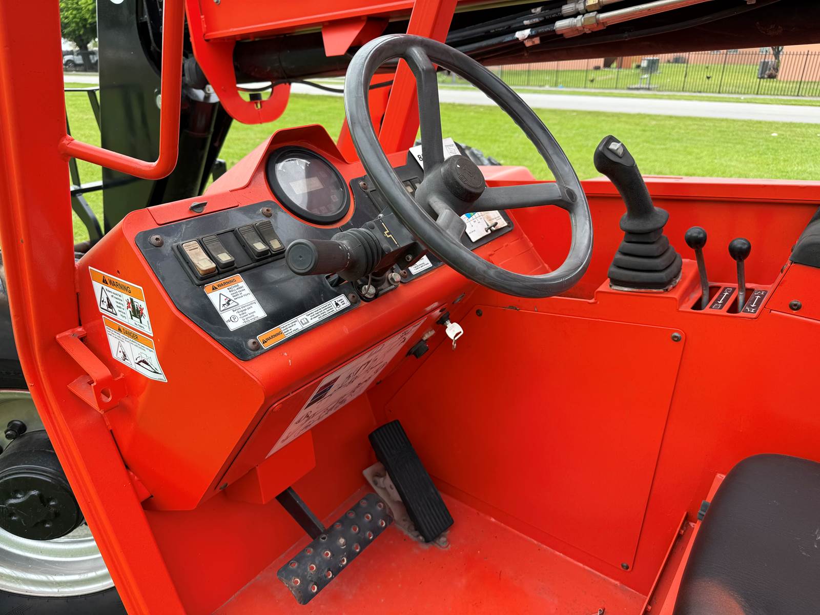 2016 JLG SKY TRAK 8042 "LEGACY" 8K POUND - 42 FT - CUMMINS TURBO DIESEL - ONLY 2,910 HOURS - PERFECT FORKLIFT - Image 12