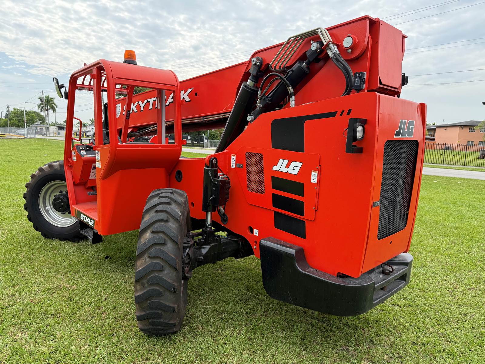 2016 JLG SKY TRAK 8042 "LEGACY" 8K POUND - 42 FT - CUMMINS TURBO DIESEL - ONLY 2,910 HOURS - PERFECT FORKLIFT - Image 18