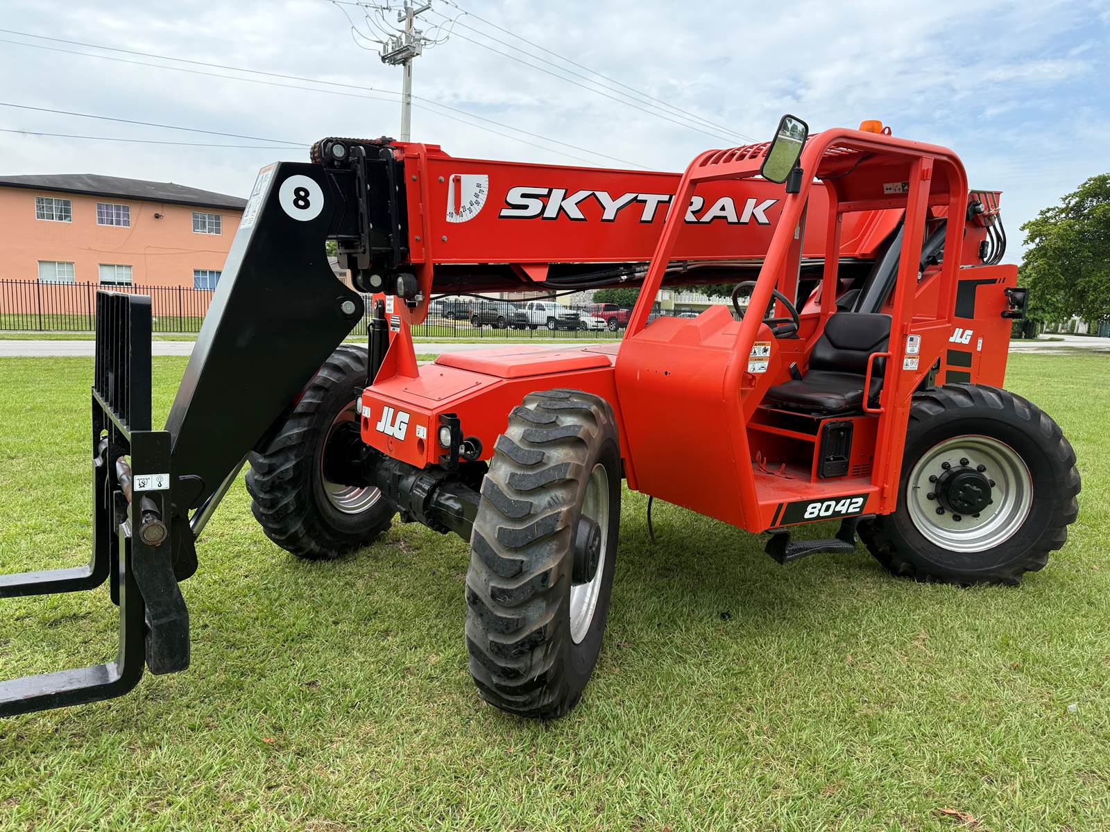2016 JLG SKY TRAK 8042 "LEGACY" 8K POUND - 42 FT - CUMMINS TURBO DIESEL - ONLY 2,910 HOURS - PERFECT FORKLIFT - Image 3