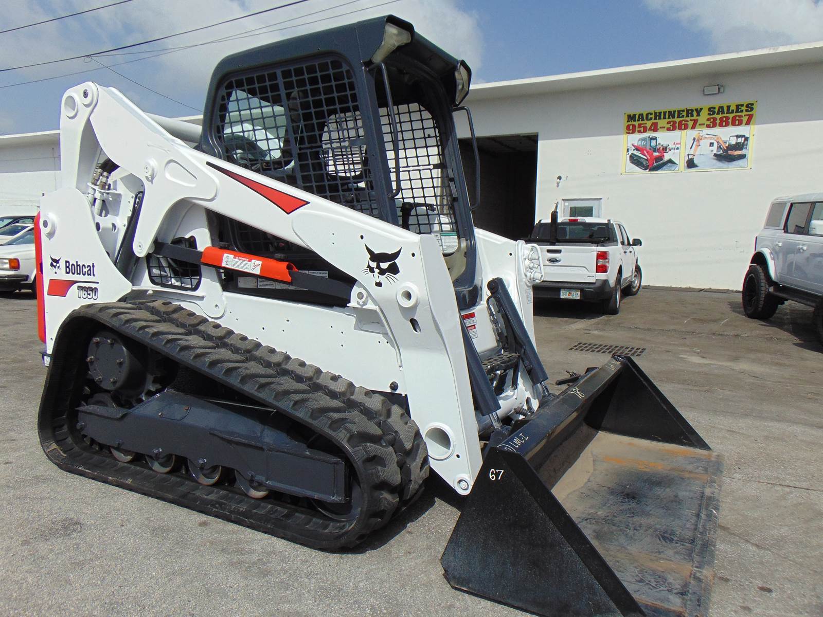 2016 BOBCAT T650 TURBO - BRAND NEW TRACKS TODAY - STANDARD HAND AND FOOT CONTROLS - 100% SERVICED AND JOB READY - ONLY 2,000 HOURS - Image 11