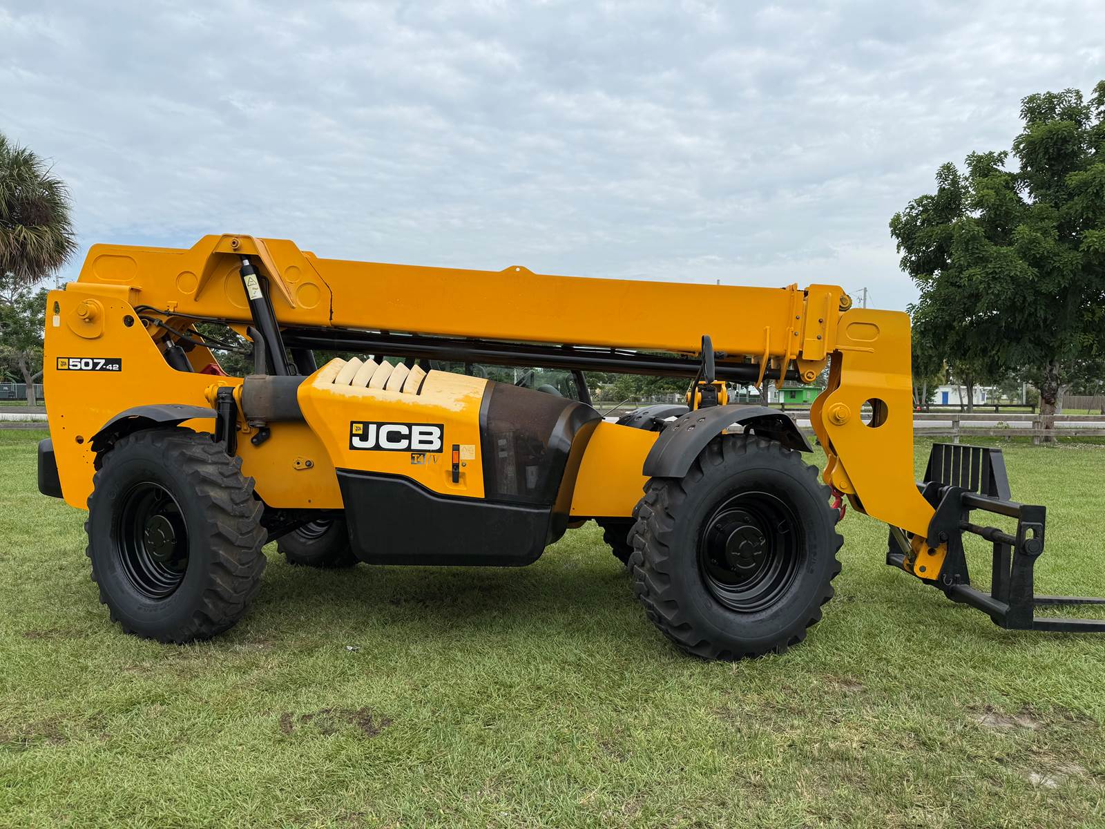 2017 JCB 507-42 "7K LBS - 42FT" SINGLE PILOT CONTROL - ALL ORIGINAL CONDITION - SERVICED AND INSPECTED 100% JOB READY