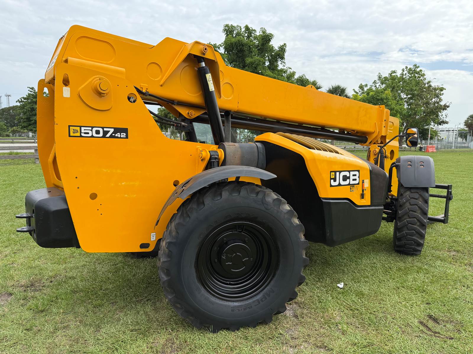 2017 JCB 507-42 "7K LBS - 42FT" SINGLE PILOT CONTROL - ALL ORIGINAL CONDITION - SERVICED AND INSPECTED 100% JOB READY - Image 11