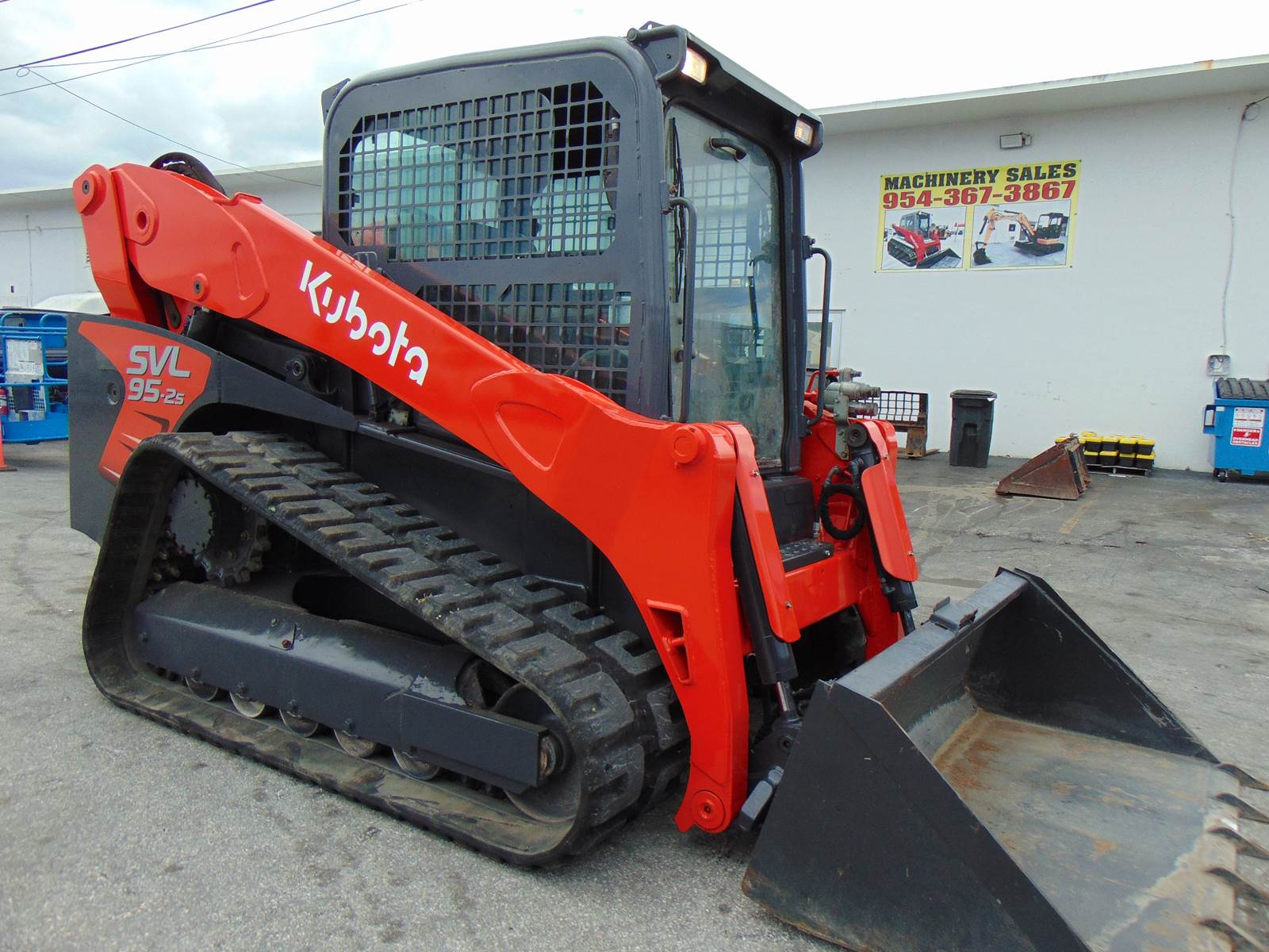 2018 KUBOTA SVL95-2S "HIGH FLOW" BIG 97 HP TURBO 2 SPEED - JOYSTICKS - ENCLOSED A/C & HBEATED CAB - ONLY 2,215 HOURS - 100% SERVICED AND JOB READY