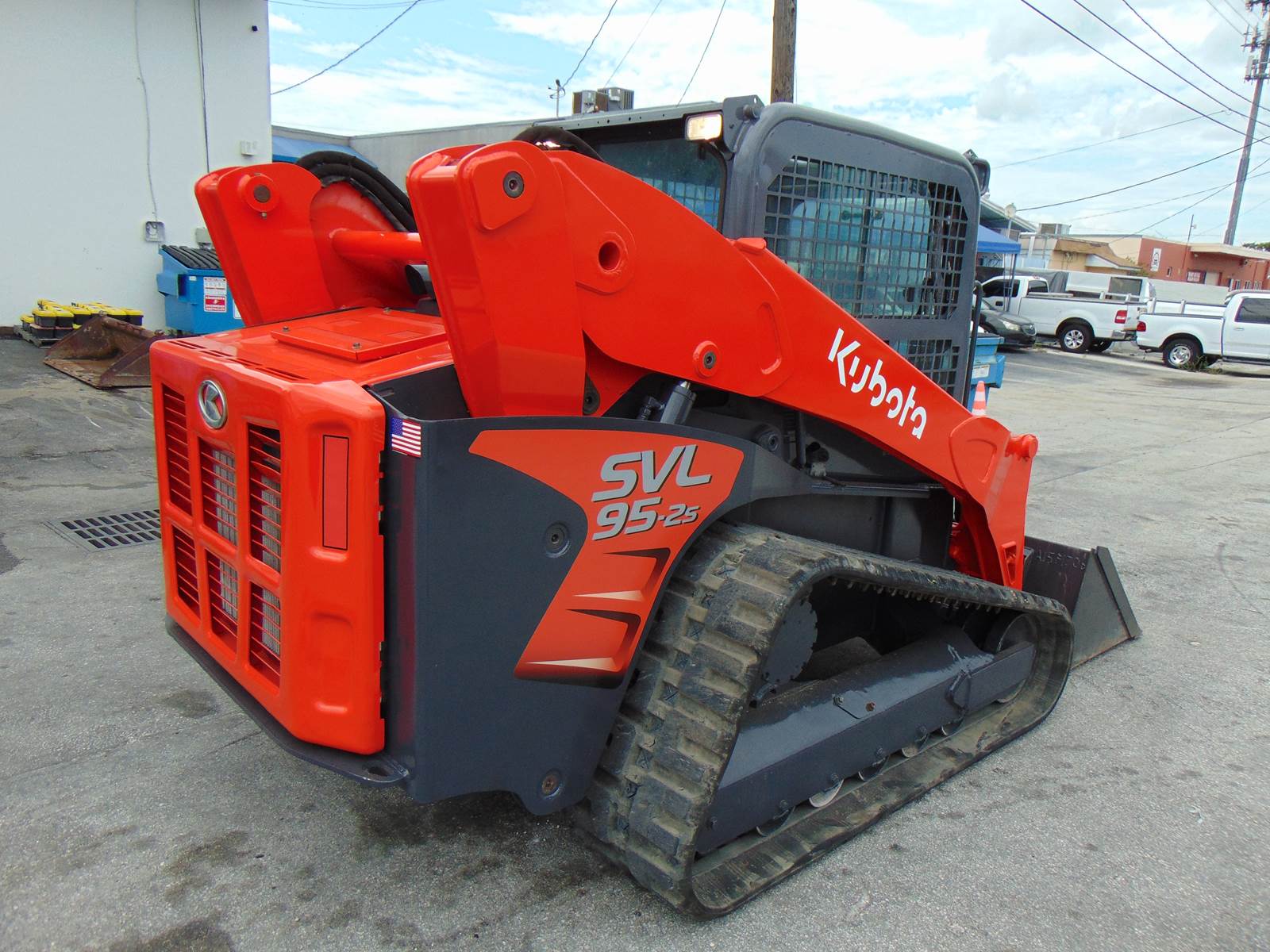 2018 KUBOTA SVL95-2S "HIGH FLOW" BIG 97 HP TURBO 2 SPEED - JOYSTICKS - ENCLOSED A/C & HBEATED CAB - ONLY 2,215 HOURS - 100% SERVICED AND JOB READY - Image 3