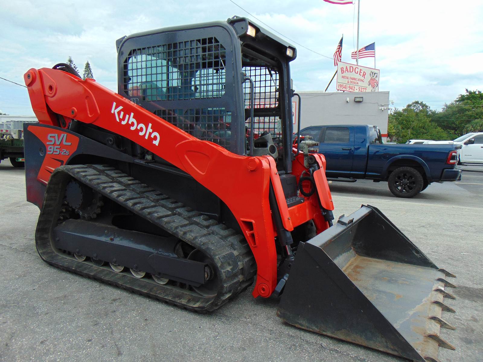 2018 KUBOTA SVL95-2S "HIGH FLOW" BIG 97 HP TURBO 2 SPEED - JOYSTICKS - ENCLOSED A/C & HBEATED CAB - ONLY 2,215 HOURS - 100% SERVICED AND JOB READY - Image 9