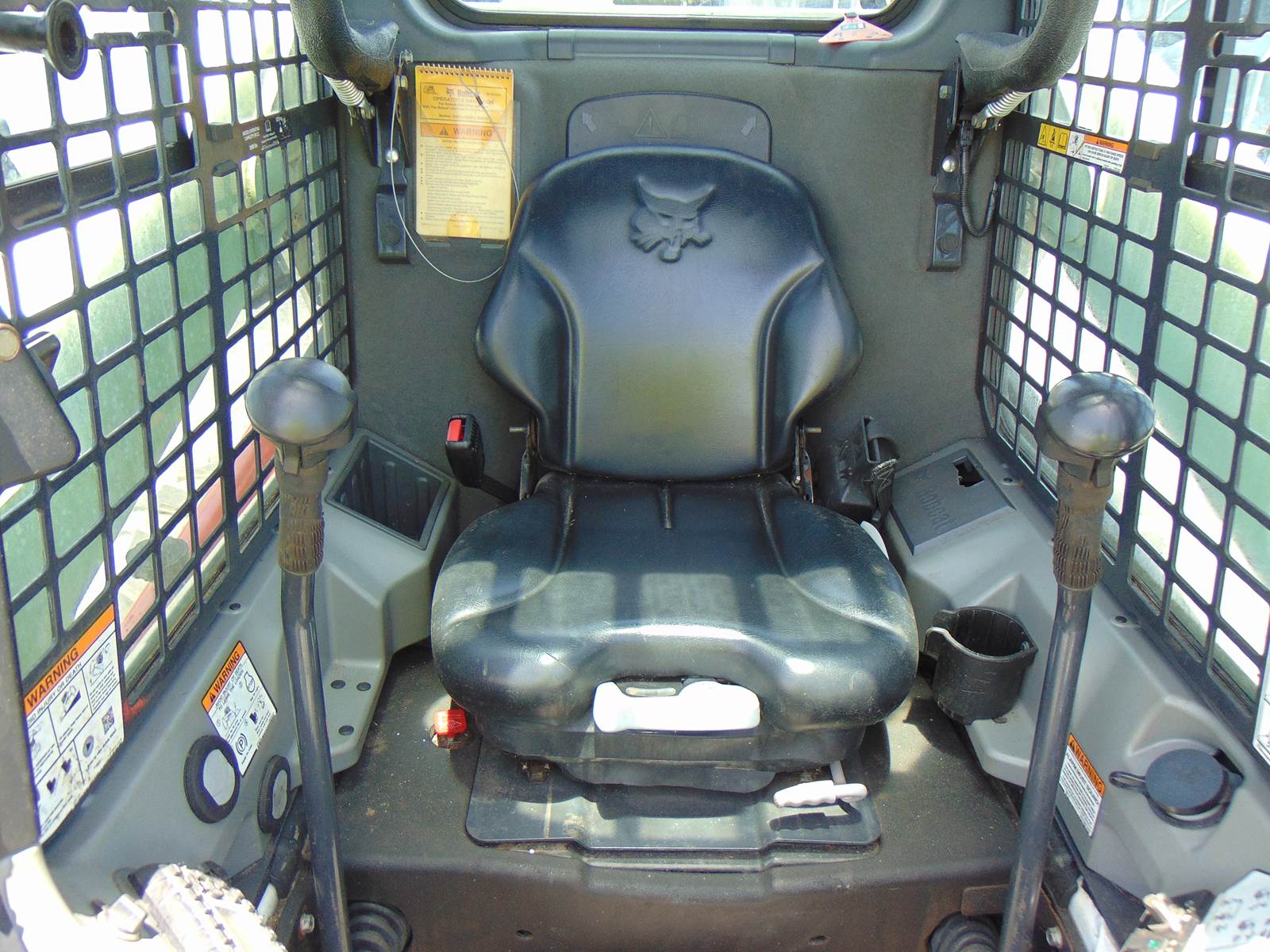 2019 BOBCAT S650 TURBO 2 SPEED - BOB TACH - STEREO - HEAT AND A/C - NEW TIRES - ONLY 1,797 HOURS - 100% JOB READY - Image 10