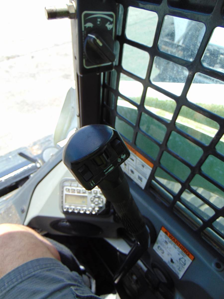 2019 BOBCAT S650 TURBO 2 SPEED - BOB TACH - STEREO - HEAT AND A/C - NEW TIRES - ONLY 1,797 HOURS - 100% JOB READY - Image 12