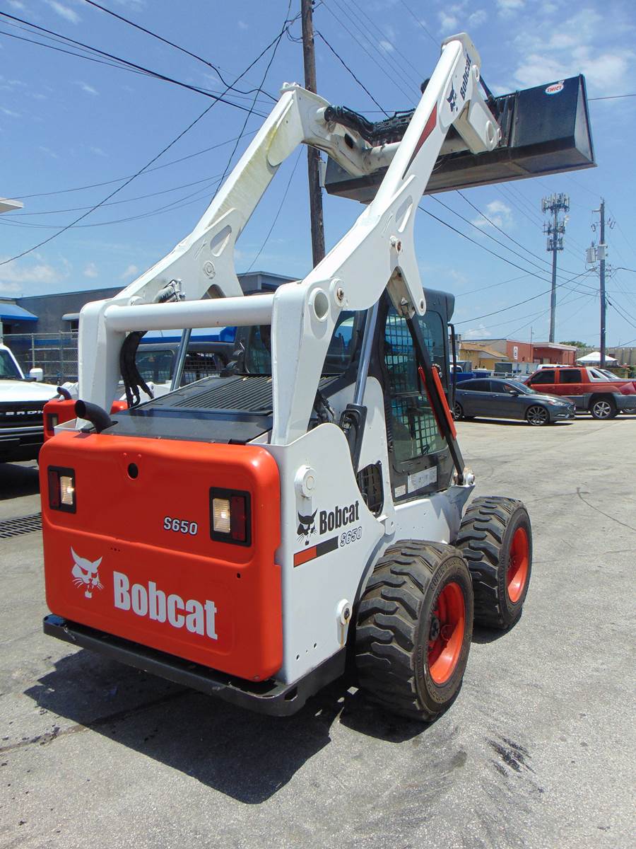 2019 BOBCAT S650 TURBO 2 SPEED - BOB TACH - STEREO - HEAT AND A/C - NEW TIRES - ONLY 1,797 HOURS - 100% JOB READY - Image 23