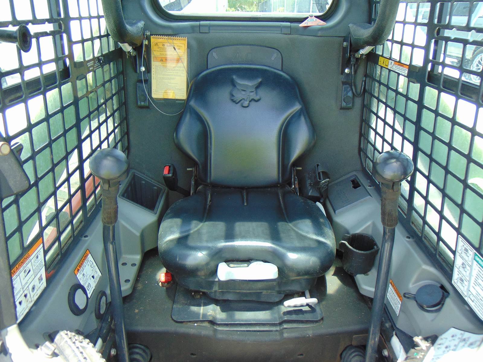 2019 BOBCAT S650 TURBO 2 SPEED - BOB TACH - STEREO - HEAT AND A/C - NEW TIRES - ONLY 1,797 HOURS - 100% JOB READY - Image 9
