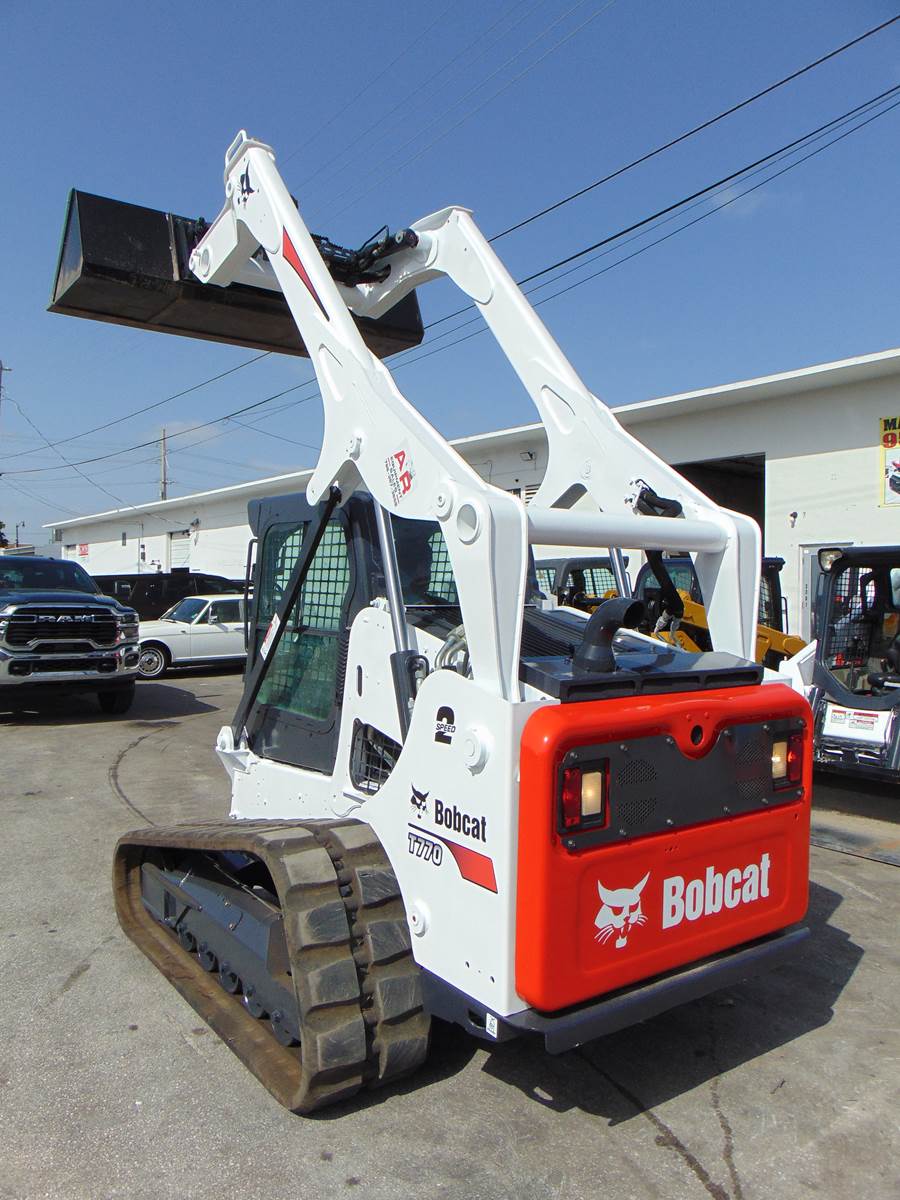 2020 BOBCAT T770 TURBO - JOYSTICK CONTROLS - HEAT AND A/C - STEREO - HEAVY COOLING PKG - ONLY 2,000 HOURS - Image 25