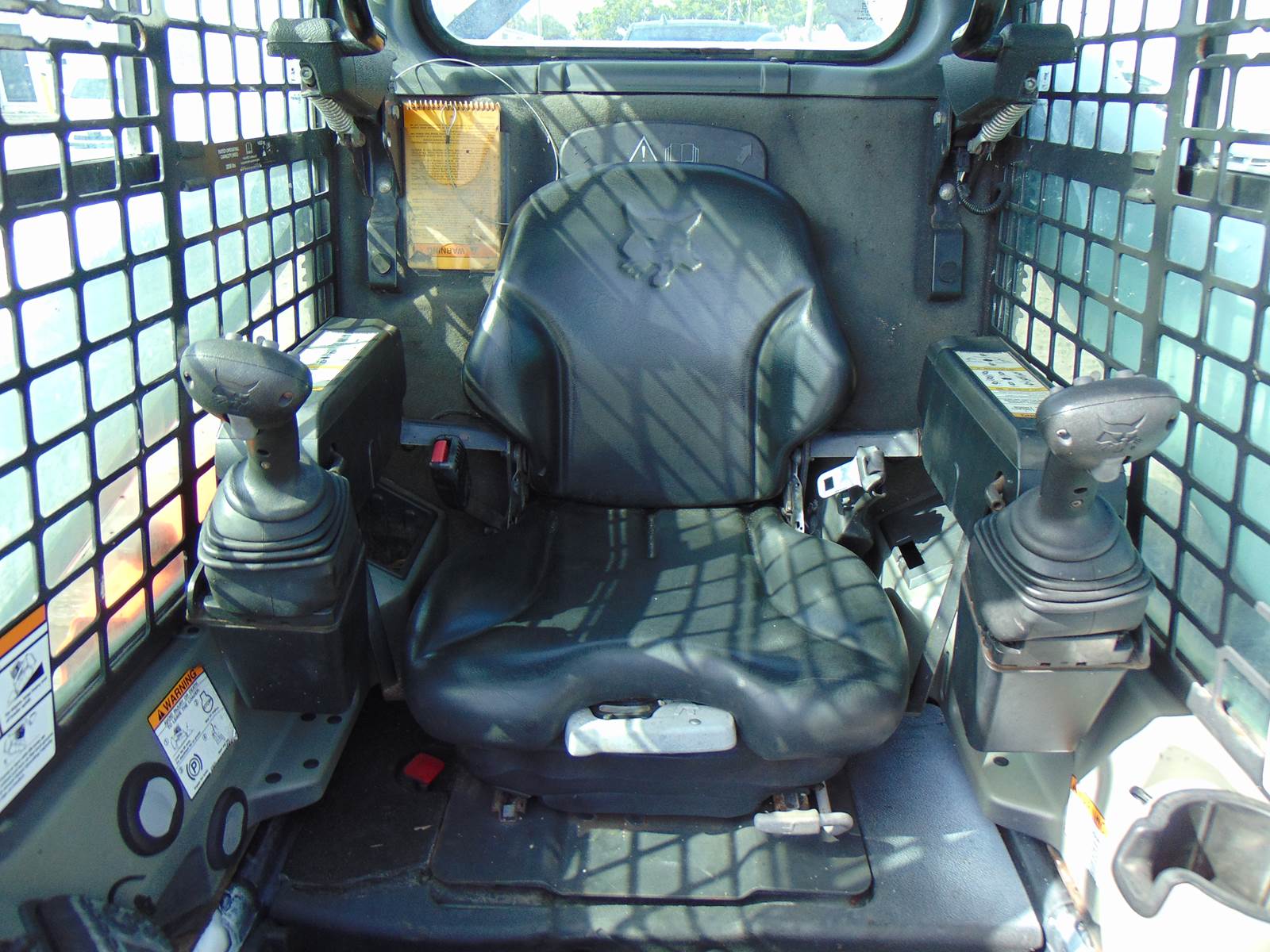 2020 BOBCAT T770 TURBO - JOYSTICK CONTROLS - HEAT AND A/C - STEREO - HEAVY COOLING PKG - ONLY 2,000 HOURS - Image 16