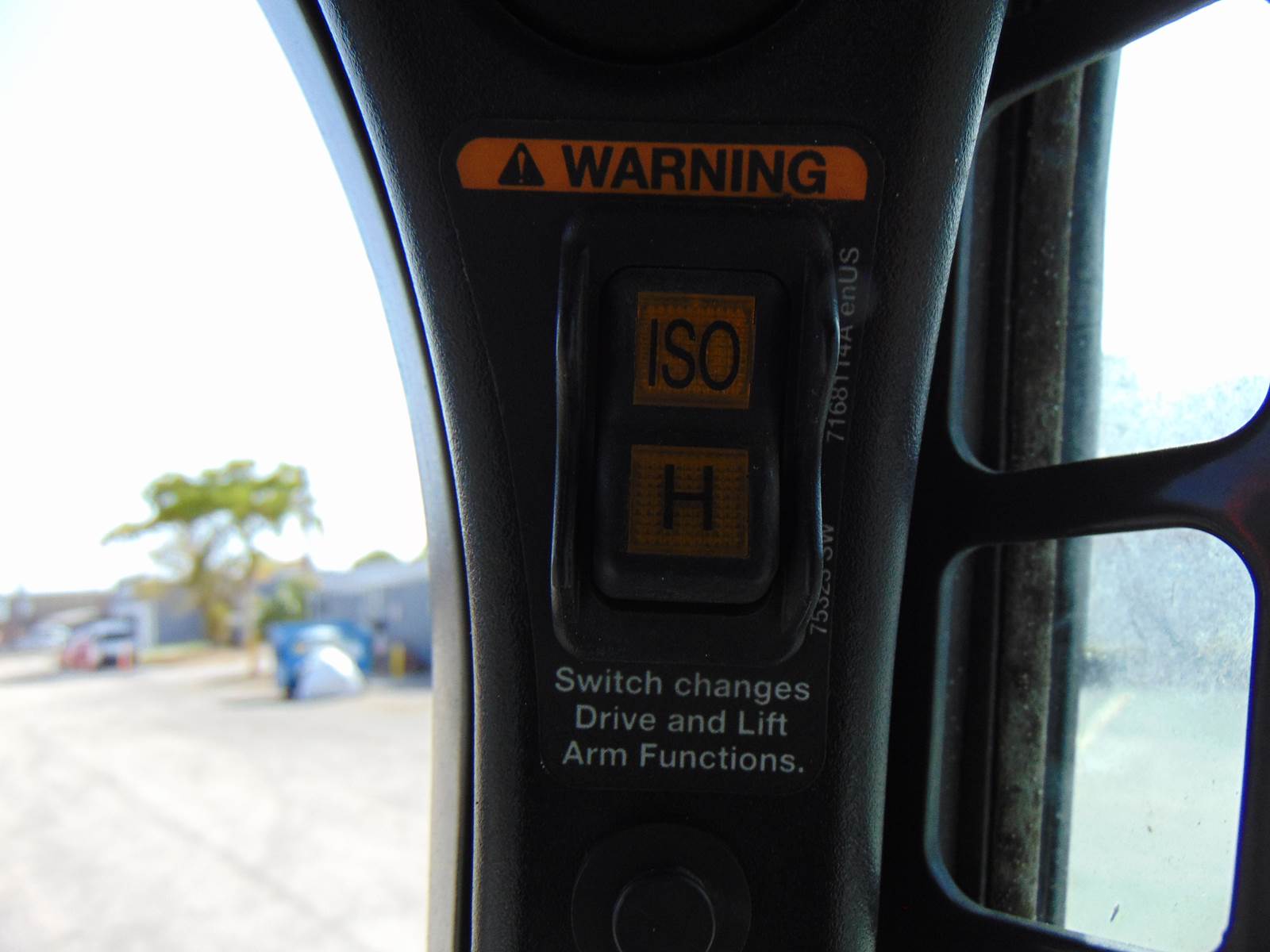 2020 BOBCAT T770 TURBO - JOYSTICK CONTROLS - HEAT AND A/C - STEREO - HEAVY COOLING PKG - ONLY 2,000 HOURS - Image 10