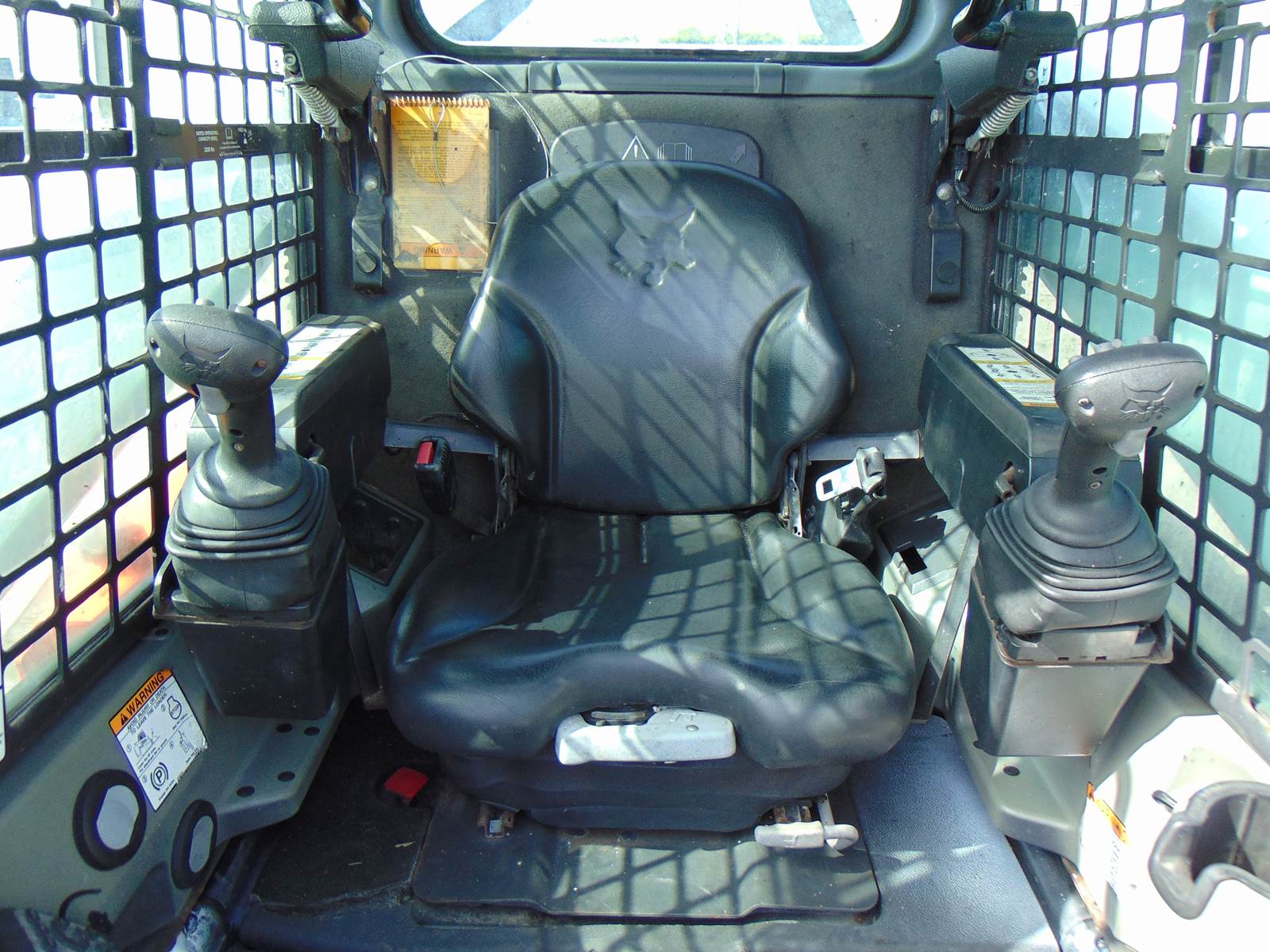 2020 BOBCAT T770 TURBO - JOYSTICK CONTROLS - HEAT AND A/C - STEREO - HEAVY COOLING PKG - ONLY 2,000 HOURS - Image 9