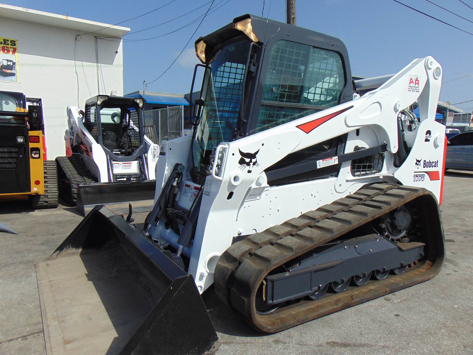 2020 BOBCAT T770 TURBO - JOYSTICK CONTROLS - HEAT AND A/C - STEREO - HEAVY COOLING PKG - ONLY 2,000 HOURS - Image 4