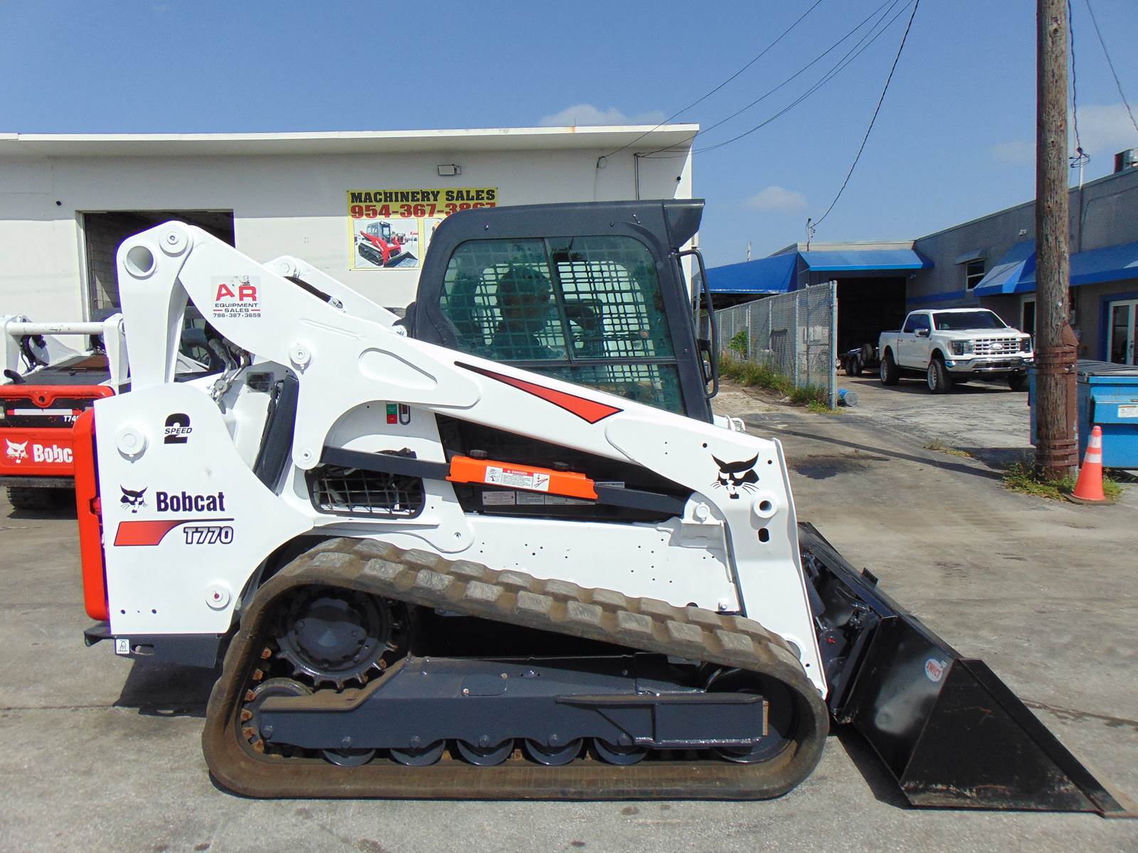 2020 BOBCAT T770 TURBO - JOYSTICK CONTROLS - HEAT AND A/C - STEREO - HEAVY COOLING PKG - ONLY 2,000 HOURS - Image 33