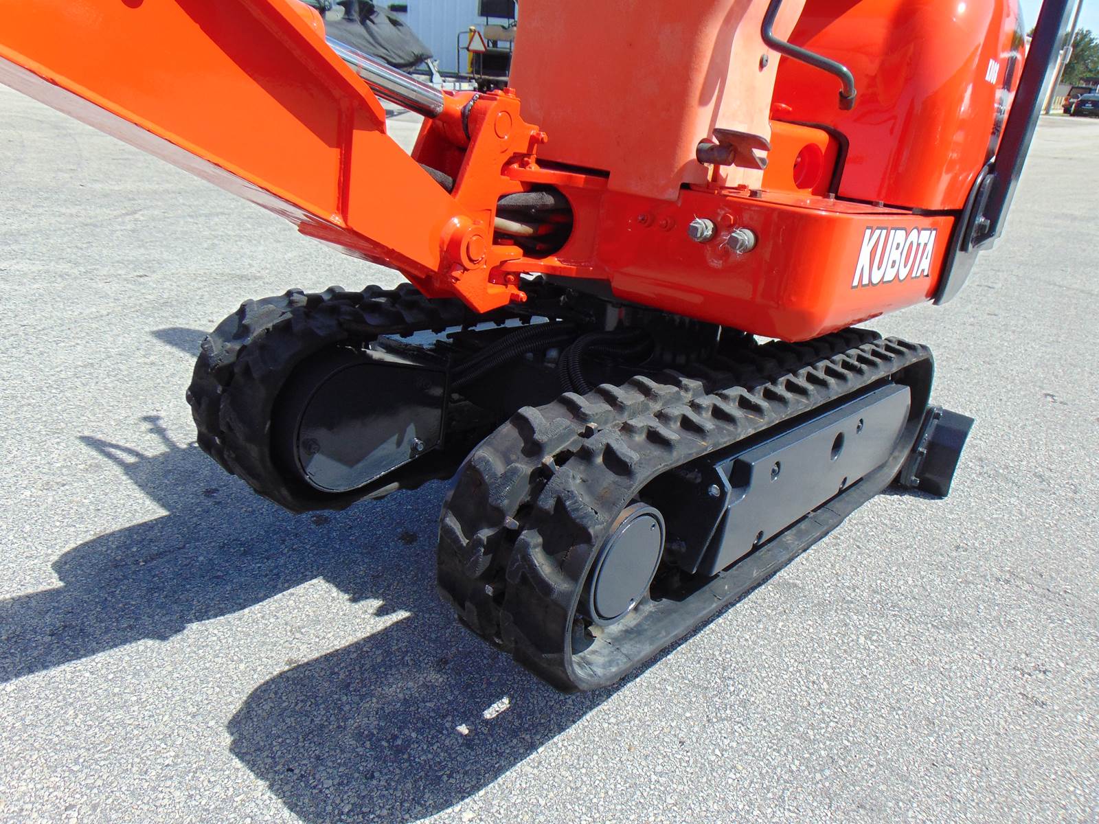 2004 KUBOTA K008 MINI EXCAVATOR - EXPANDABLE TRACKS - ARM SWING -TOOTH BUCKET - MACHINE PERFORMS 100% - FULLY SERVICED TODAY - NEW BATTERY - Image 2