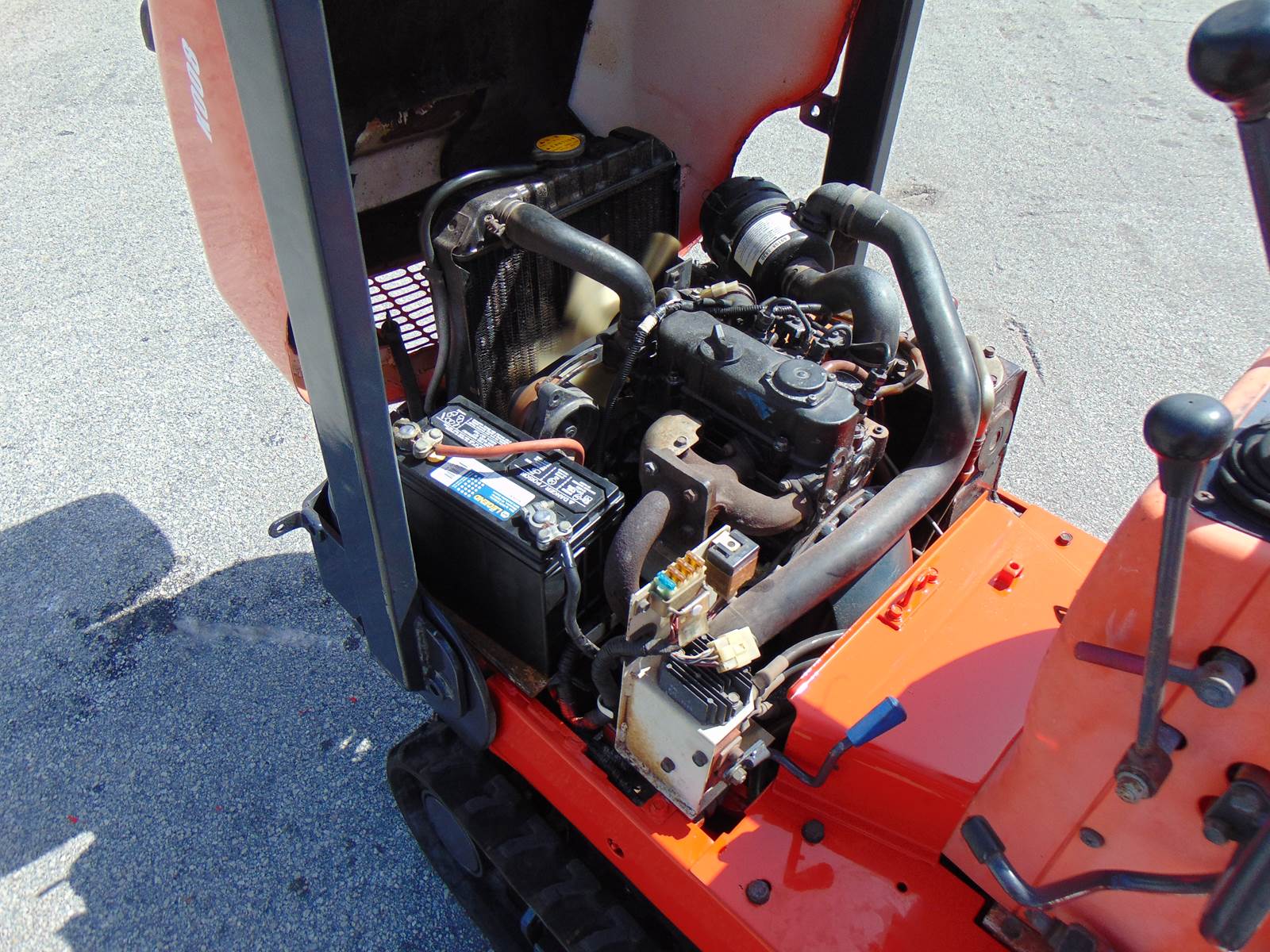 2004 KUBOTA K008 MINI EXCAVATOR - EXPANDABLE TRACKS - ARM SWING -TOOTH BUCKET - MACHINE PERFORMS 100% - FULLY SERVICED TODAY - NEW BATTERY - Image 25