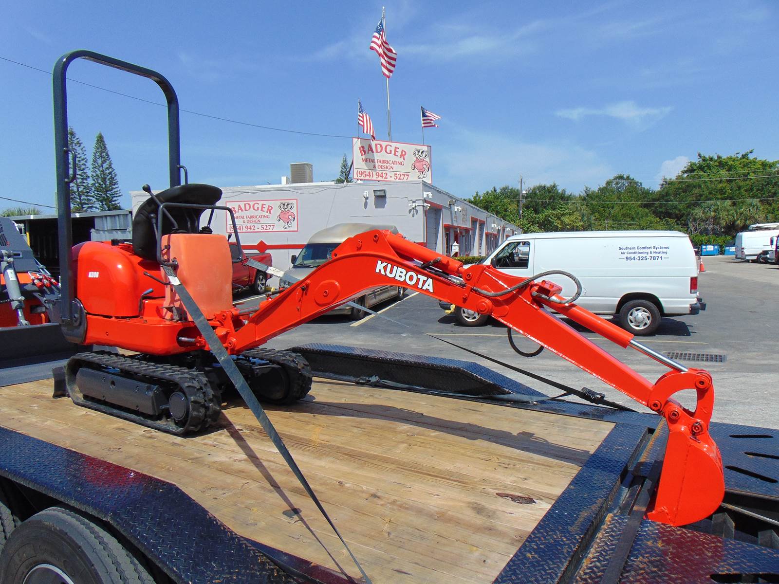 2004 KUBOTA K008 MINI EXCAVATOR - EXPANDABLE TRACKS - ARM SWING -TOOTH BUCKET - MACHINE PERFORMS 100% - FULLY SERVICED TODAY - NEW BATTERY - Image 6
