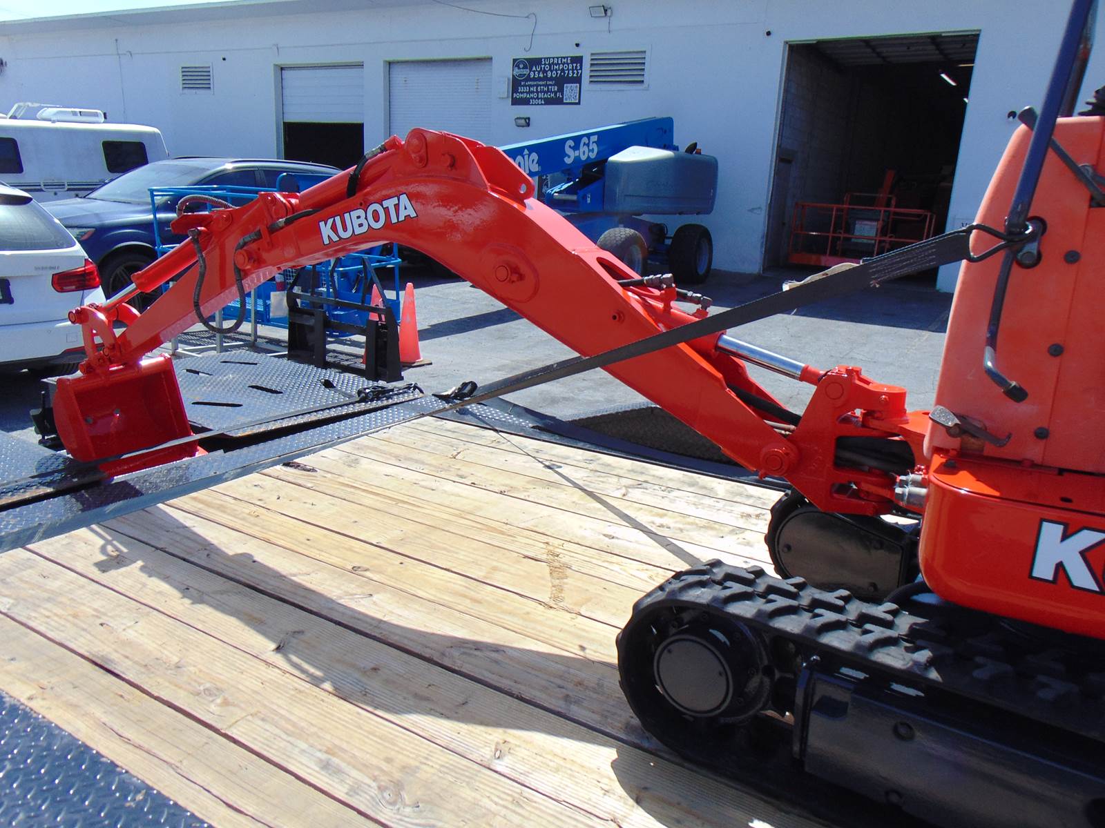 2004 KUBOTA K008 MINI EXCAVATOR - EXPANDABLE TRACKS - ARM SWING -TOOTH BUCKET - MACHINE PERFORMS 100% - FULLY SERVICED TODAY - NEW BATTERY - Image 8
