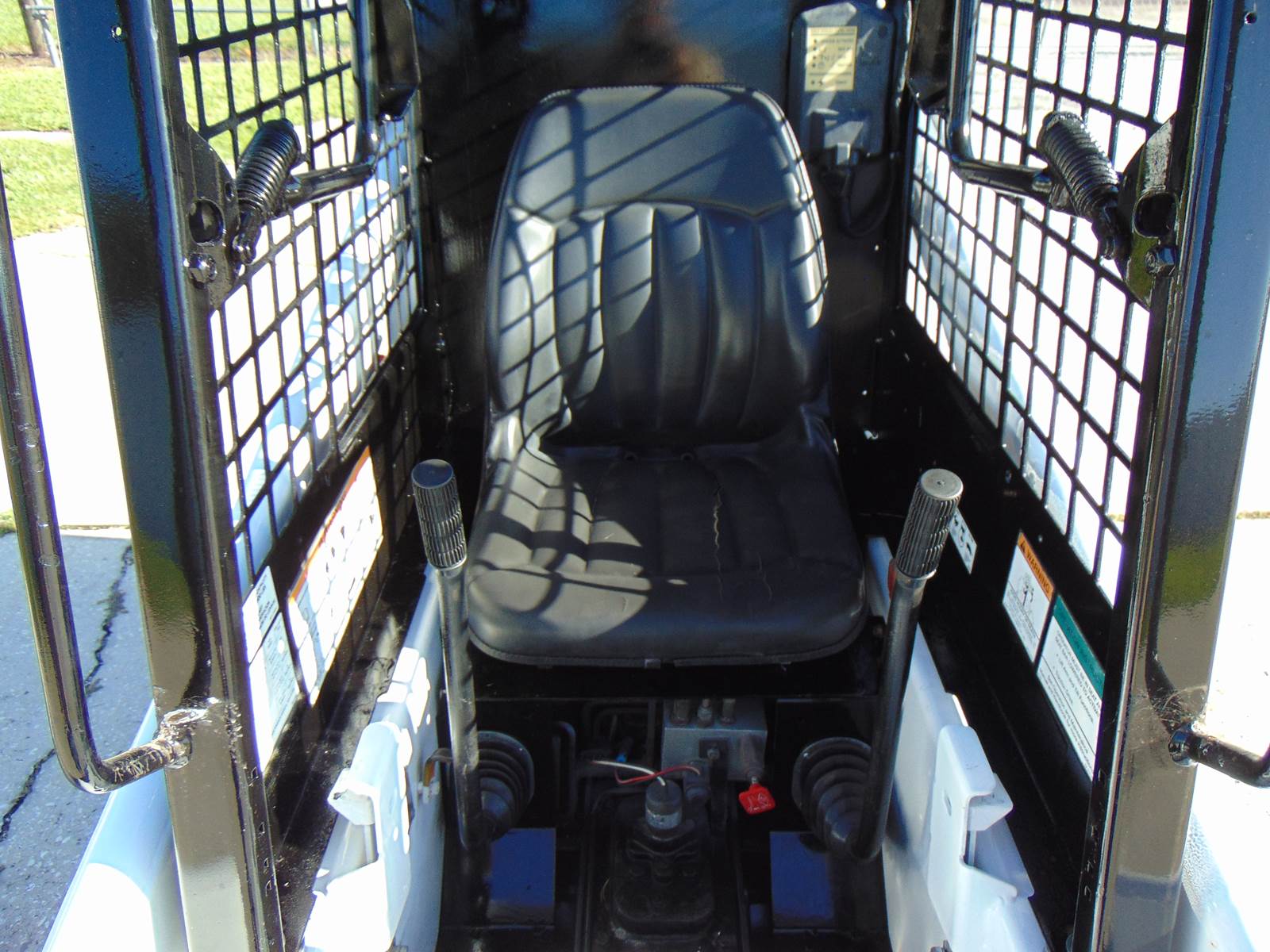 2002 BOBCAT 463 MINI SKID STEER - KUBOTA DIESEL - 36" WIDE - 1,500 LB CAPACITY - ONLY 514 ORIGINAL 1 OWNER HOURS - Image 15