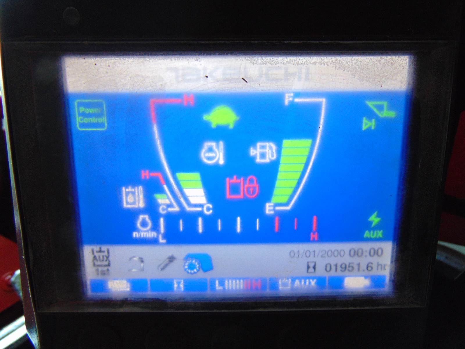 2020 TAKEUCHI TL10V-2 WIDE TRACK - JOYSTICKS - SMART BUCKET - KUBOTA DIESEL - 2 SPEED - NO D.E.F. - ONLY 1,949 HOURS - FULLY SERVICED - Image 14