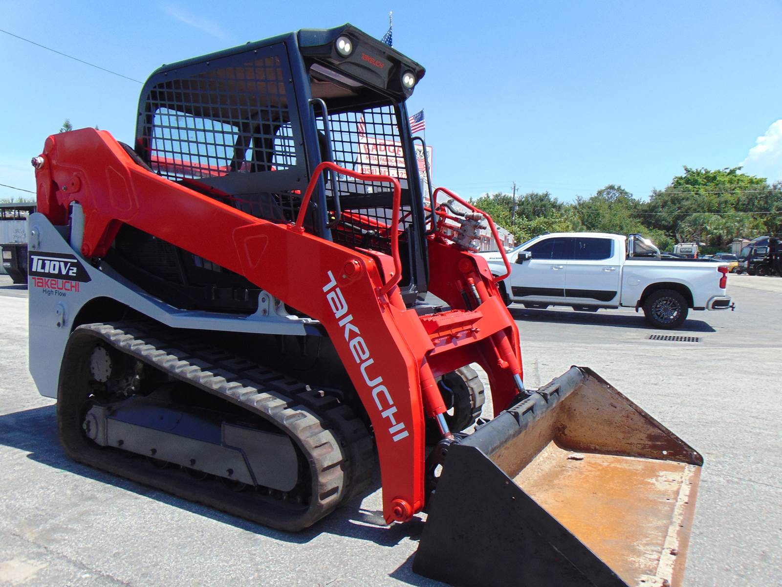 2020 TAKEUCHI TL10V-2 WIDE TRACK - JOYSTICKS - SMART BUCKET - KUBOTA DIESEL - 2 SPEED - NO D.E.F. - ONLY 1,949 HOURS - FULLY SERVICED - Image 2