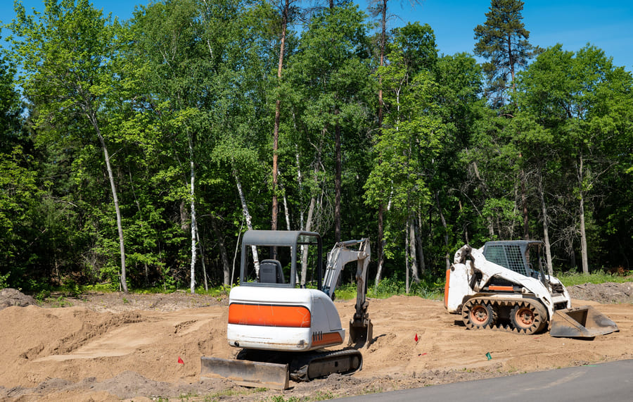 skid steer and compact tracker